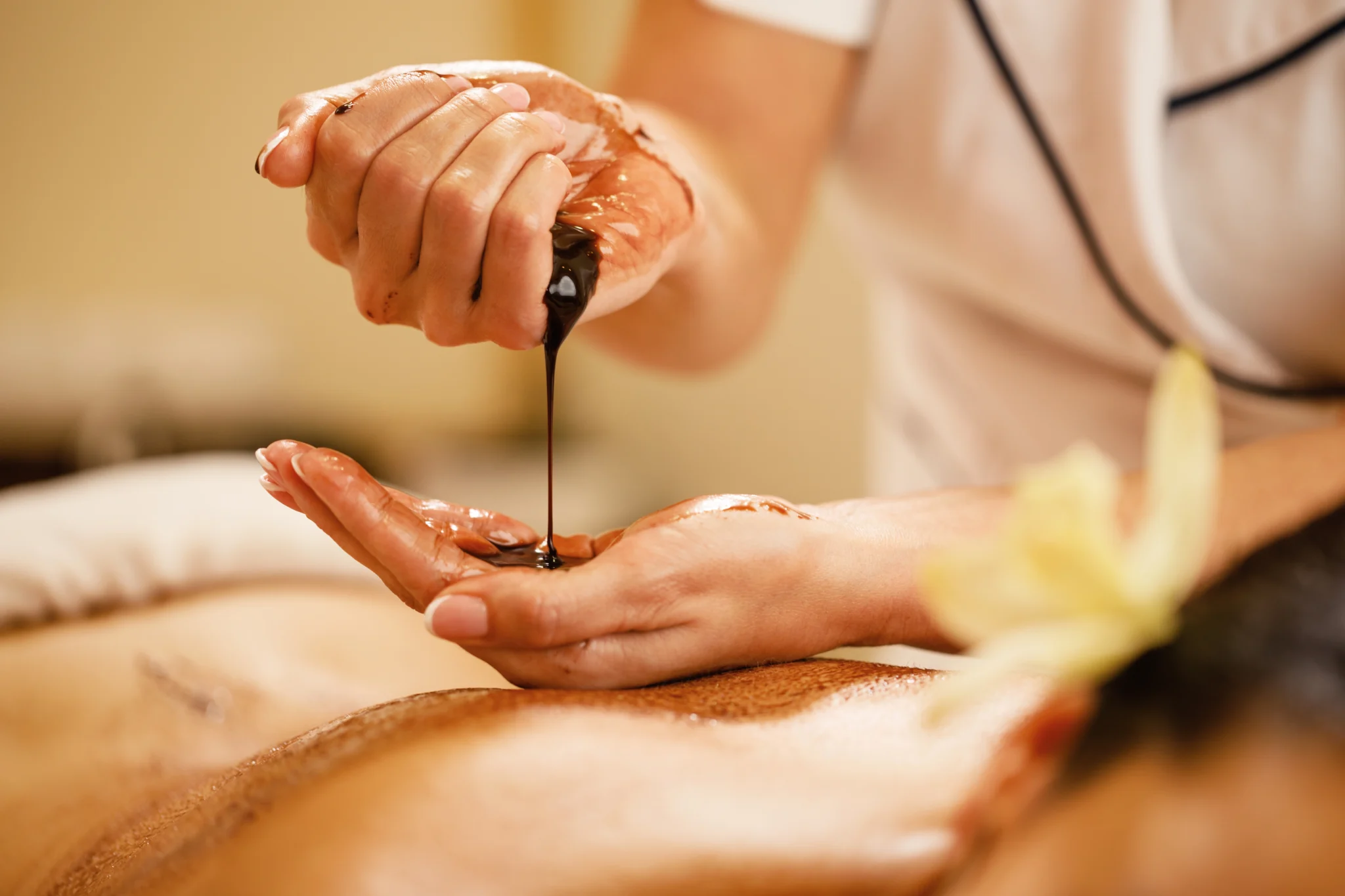 Panchakarma treatment in Kochi with medicated oil therapy